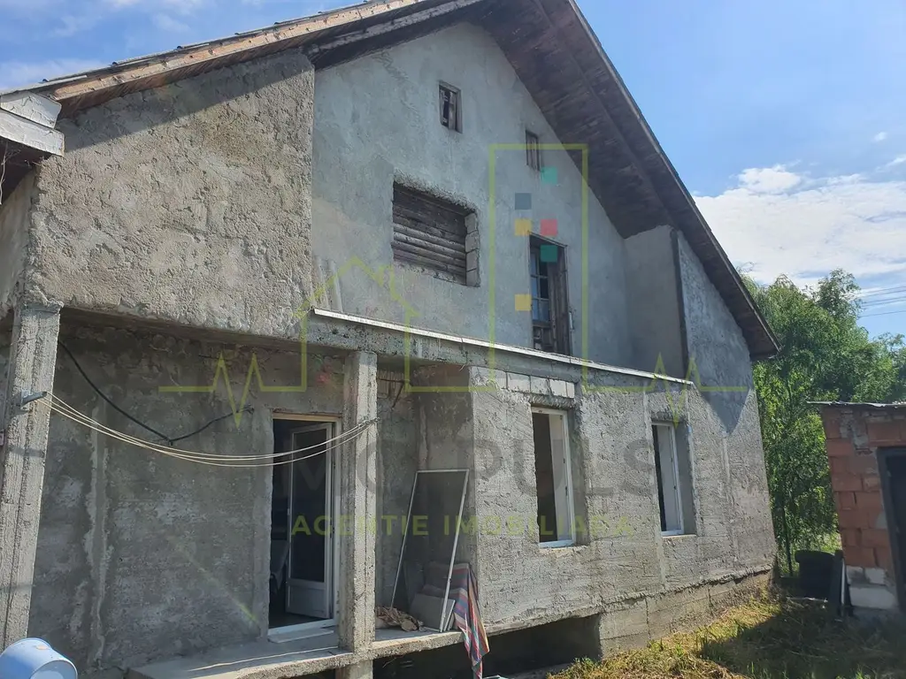 Casa individuala cu teren 1450 mp. Se poate parcela in 2-3 bucati.