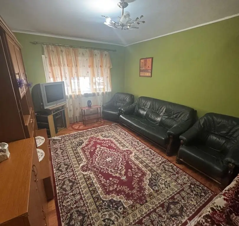 Apartament 4 camere de vânzare – zonă Școala 8