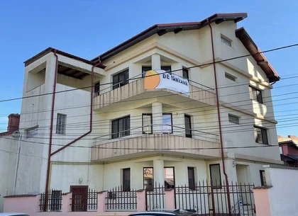 Ag BRASADAS vinde vila 8 cam curte 237mp D+P+2+M  13 Sept.