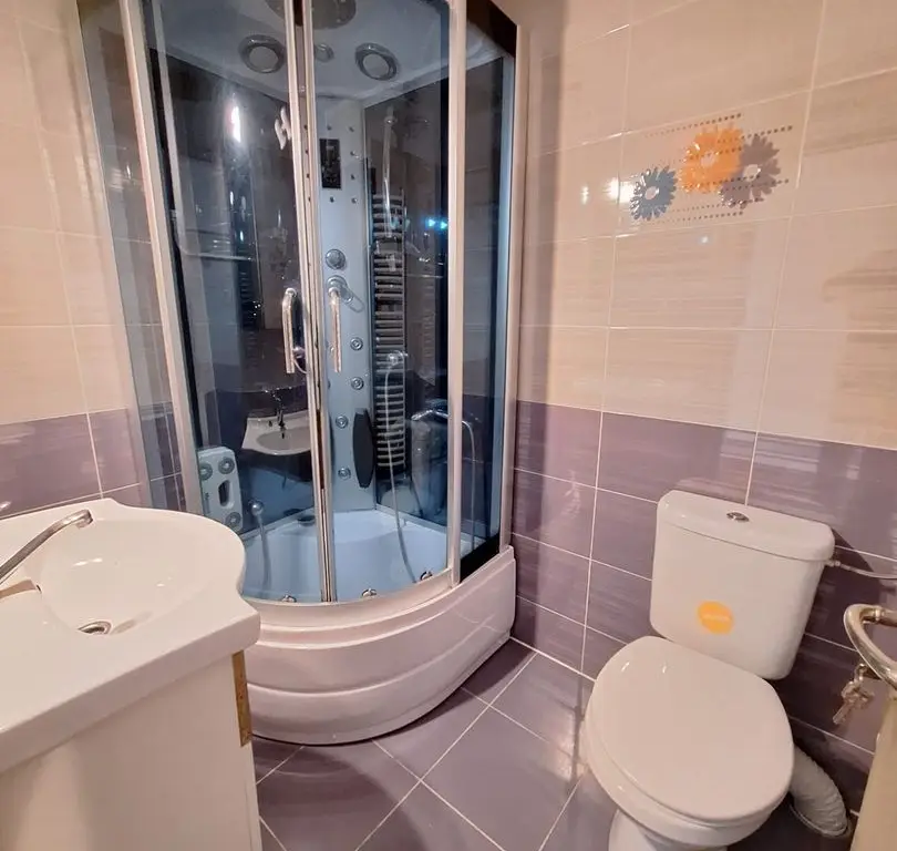 Inchiriere apartament la casa, Centru Bascov