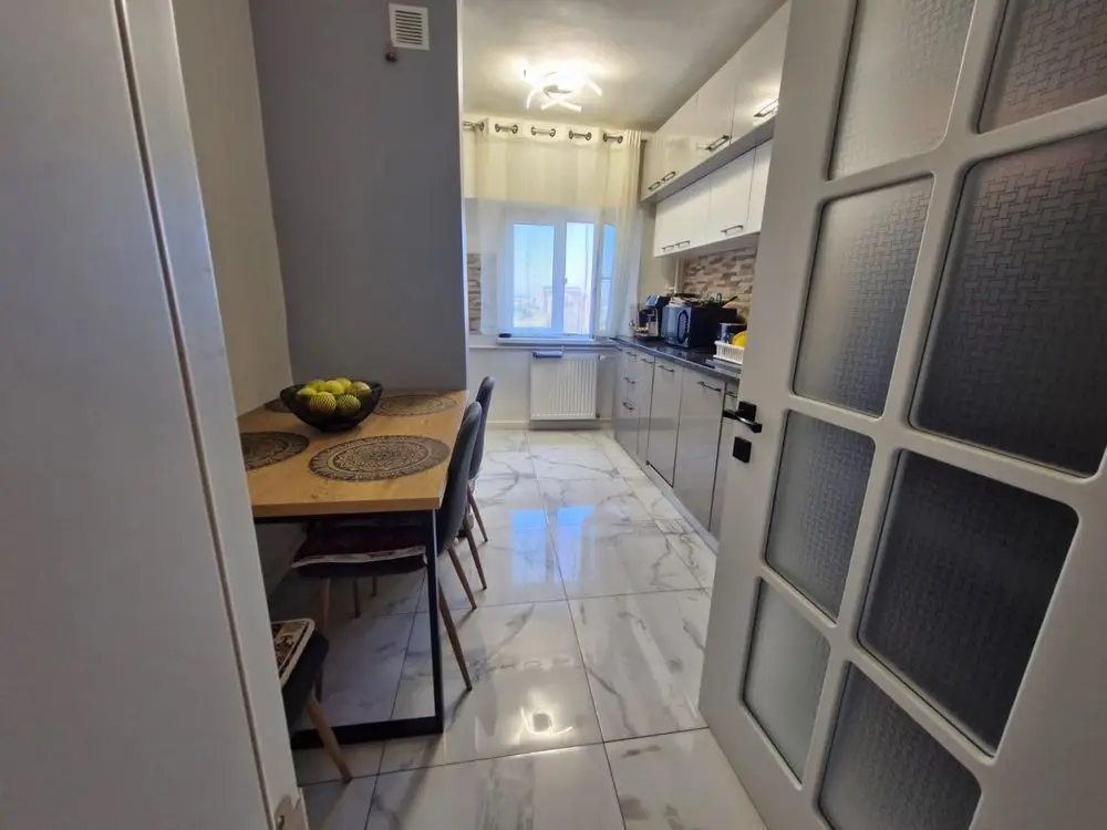 Apartament 4 camere, Dna Ghica