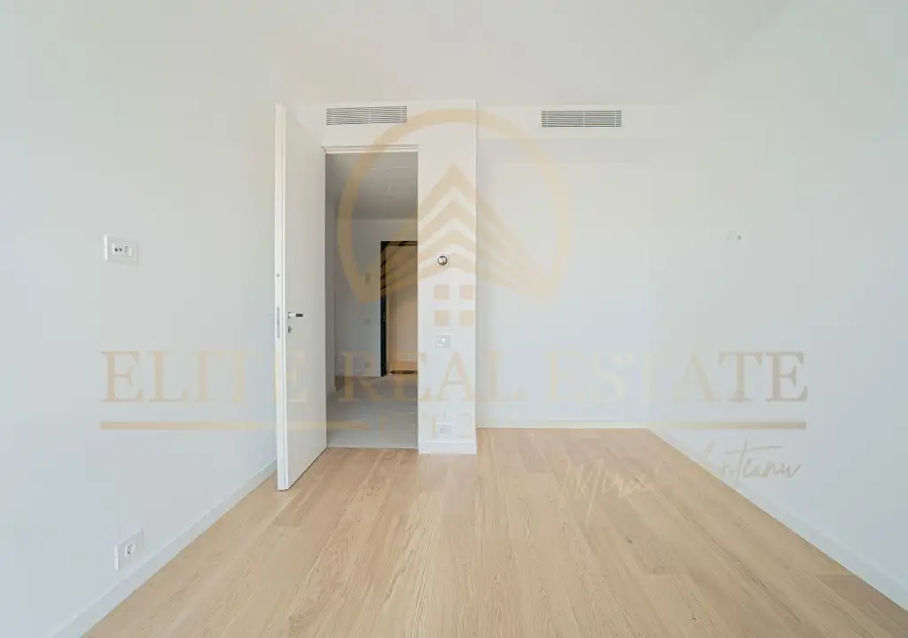 Stațiunea Mamaia - Vânzare apartament cu 4 camere, 3 bai cu vedere la mare.