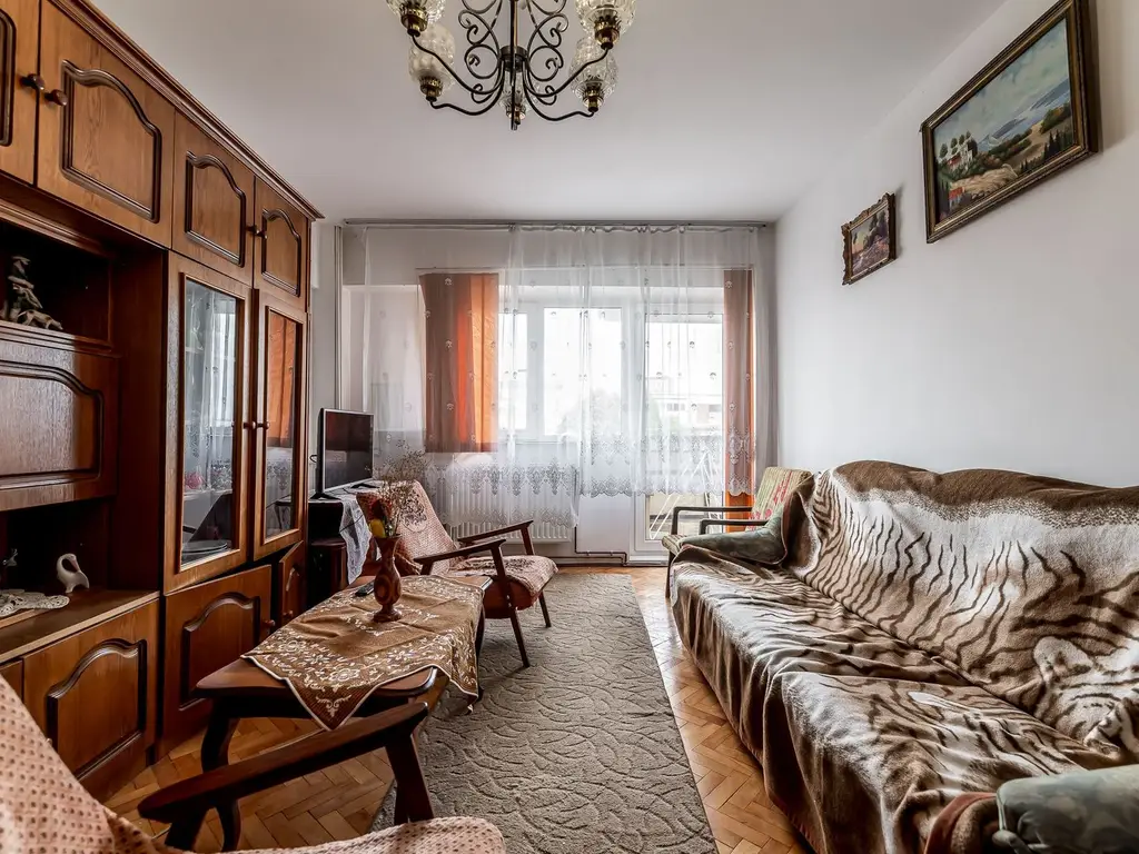 79.900 € | Vlaicu (între UTA și Lebăda) | 2 camere decomandat | lift