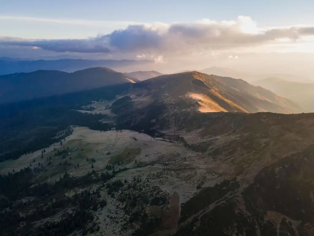 Teren 4,46 ha pentru resort / cabane – Vatra Dornei, intravilan + extr