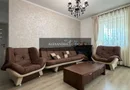 Apartament 3 camere, curte, boxa, parcare, Sub Cetate