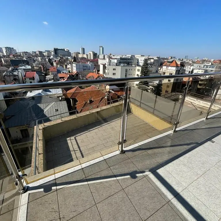 Ag BRASADAS închiriază BIROU 171mp Et 6 si 7 zona ROMANA.