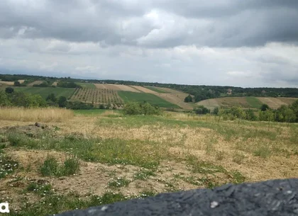 Ag EUROPA vinde 14 ari teren central in Ardud cu toate utilitatile.