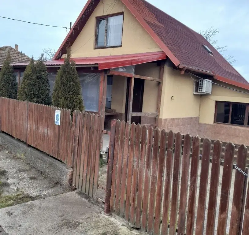 Vand casa cu grajd si teren in Satu Mare Com Craidorolot Jud Satu Mare 2
