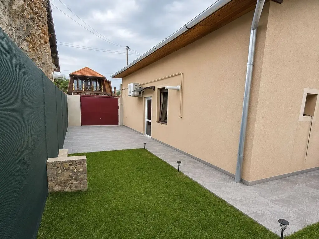 Casă individuală cu 3 camere și curte proprie, în Ronat – Timișoara
