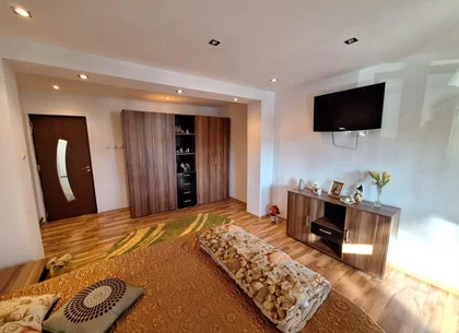 Inchiriere apartament la casa, Centru Bascov