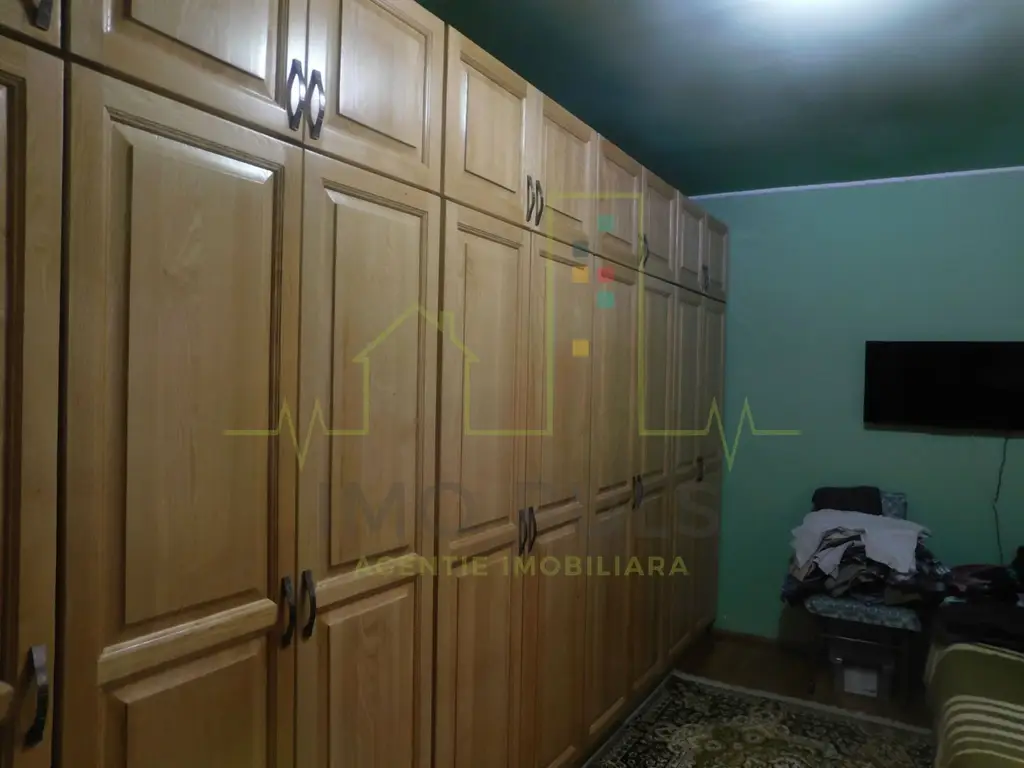 Casa individuala in oras. Mobilata si Utilata.Panouri solare