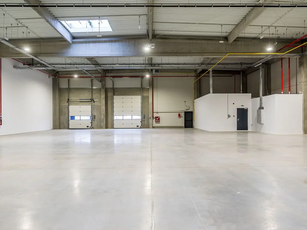 1202 mp - Hala industriala de inchiriat in Parc Industrial Arad