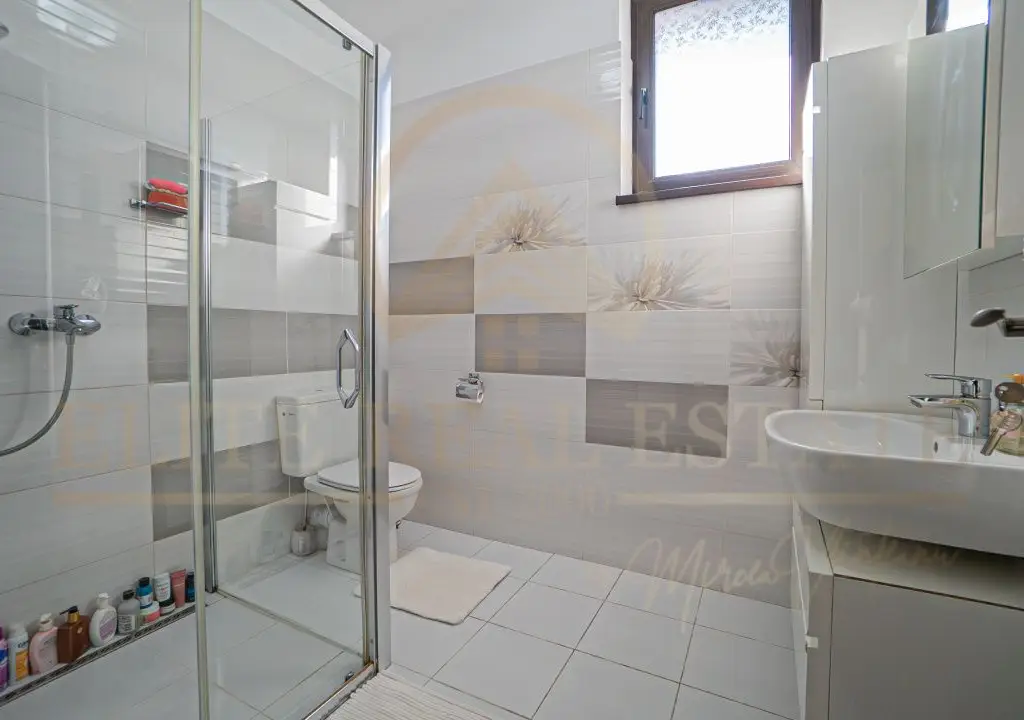 PALAZU – MALUL LACULUI – VILA 2016 LA CHEIE, ARHITECTURA DEOSEBITA!