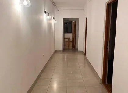 Ag BRASADAS închiriază BIROU 4 cam 120 mp Piaţa Romană.