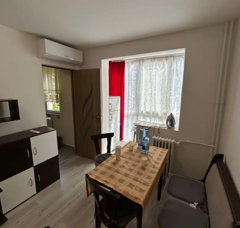 Apartament modern cu 3 camere luminos, disponibil pentru închiriere