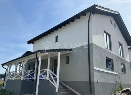 Casă tip duplex complet amenajată, semimobilată