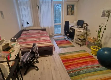 BRASADAS vinde apartament CENTRAL cu 4 camere la etajul 2.