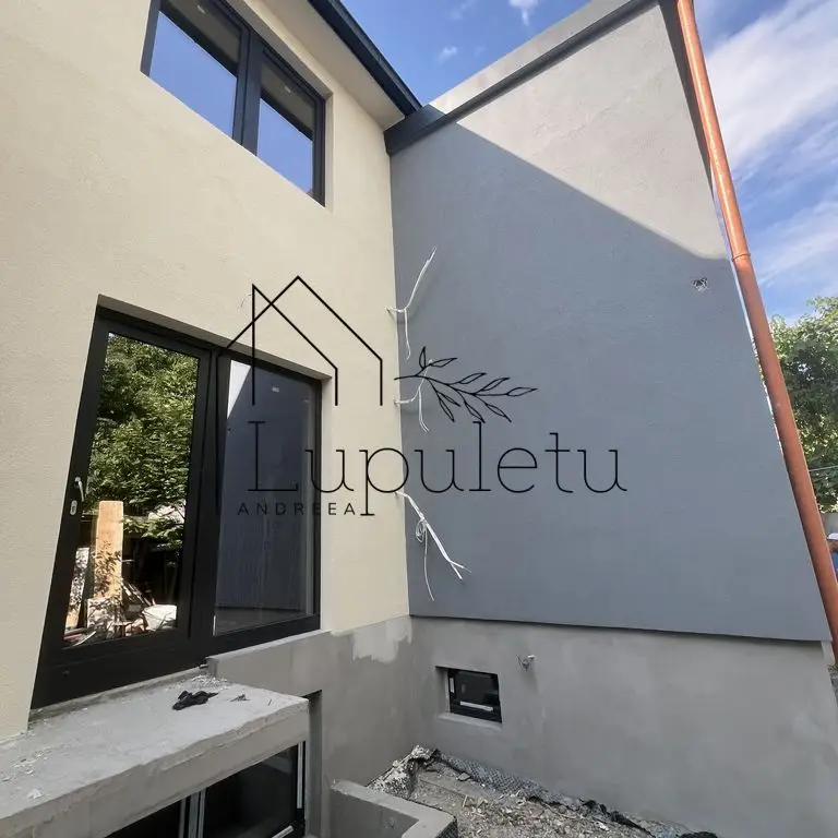 Proprietate unică D+P+E+M, Complet Renovată în 2025 | V.Aaron |