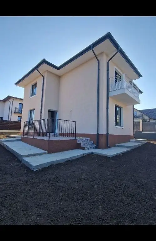 Ag BRASADAS vinde Casa P+1 in MIROSLAVA.