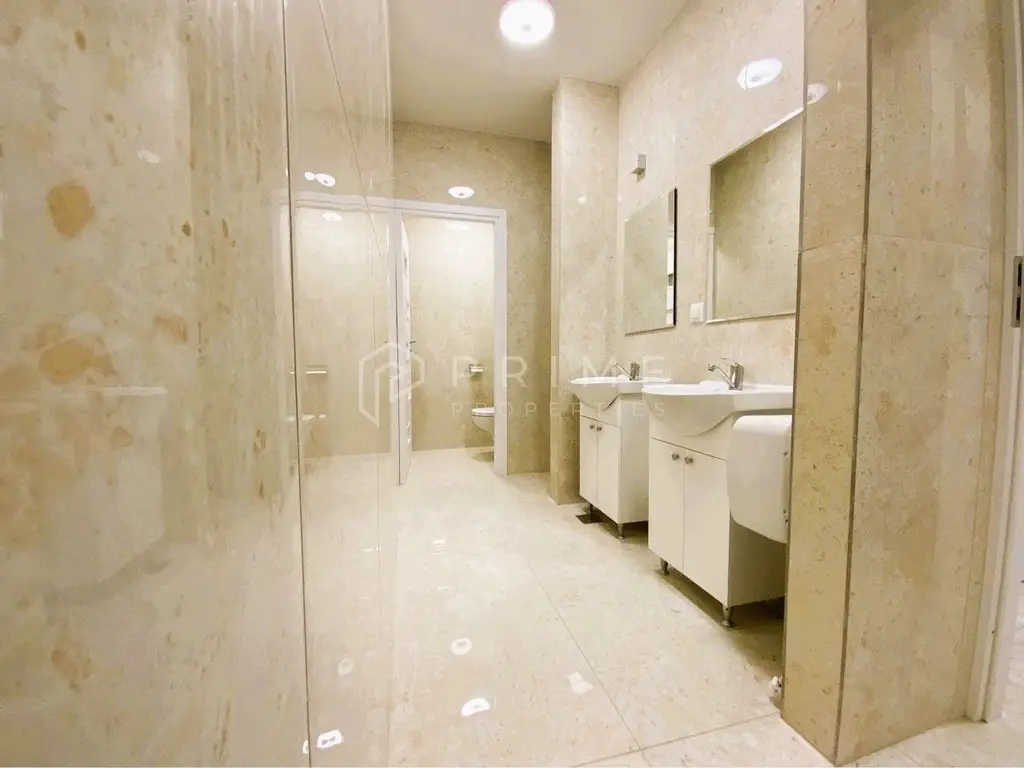 Spațiu premium pentru birouuri + terasă, în zona centrală