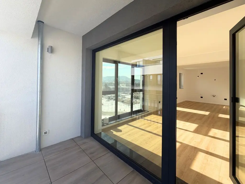 Kasper vânzare apartament de lux 2 camere nelocuit vedere libera spre Tâmpa