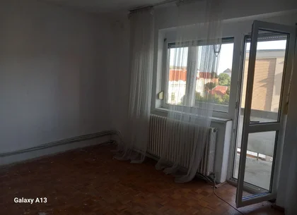 BRASADAS vinde ap 2 cam etaj 4/4 Calea Traian.