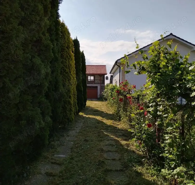 BRASADAS vinde casa cu gradina si garaj.