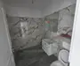 Apartament la parter cu balcon. Bucatarie separata. Loc de parcare
