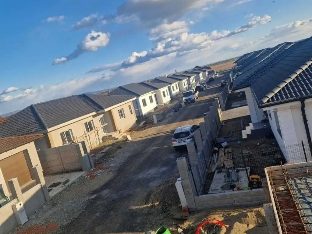 BRASADAS vinde casa NOUA în zona Lucian Blaga.