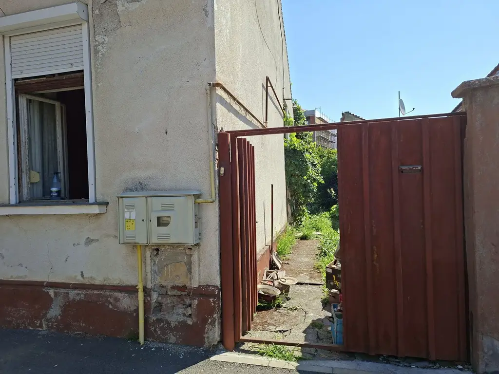 BRASADAS vinde casa cu 3 camere