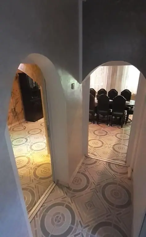 Ag. EUROPA vinde parterul unei case cu 2 etaje în zona Carpați 2.