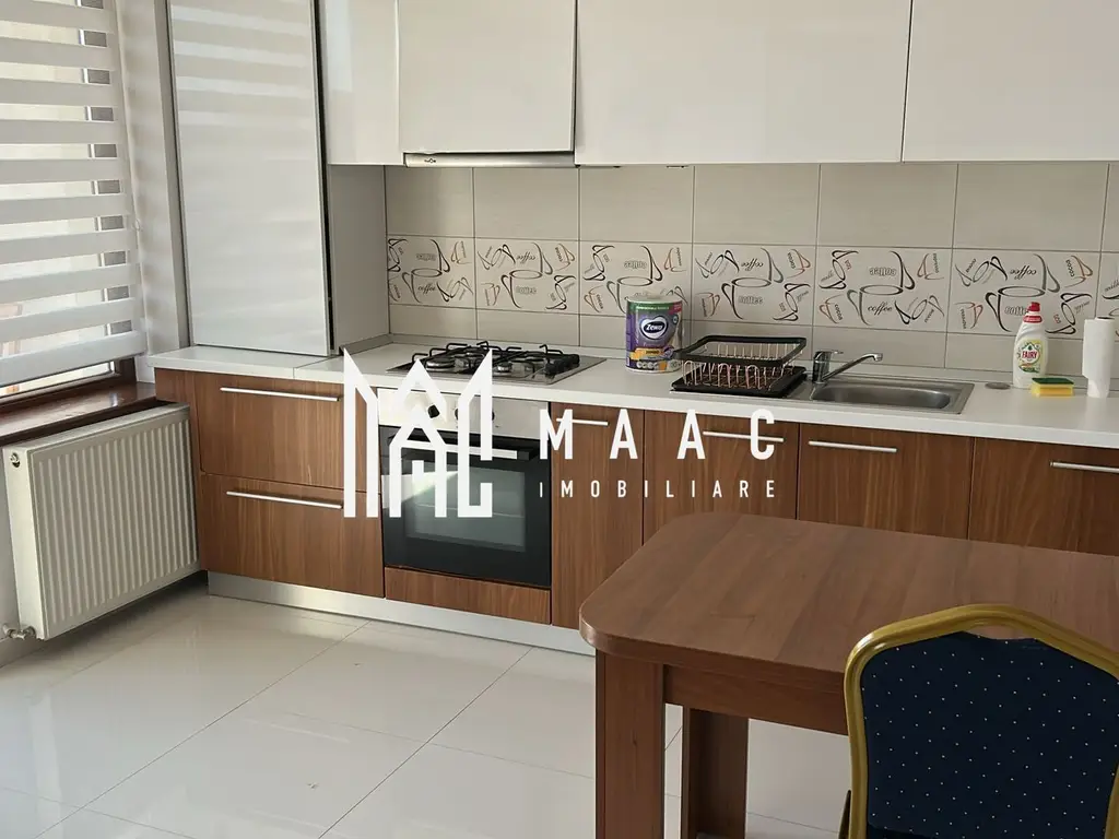 Apartamentb3 camere 2 băi ,garaj