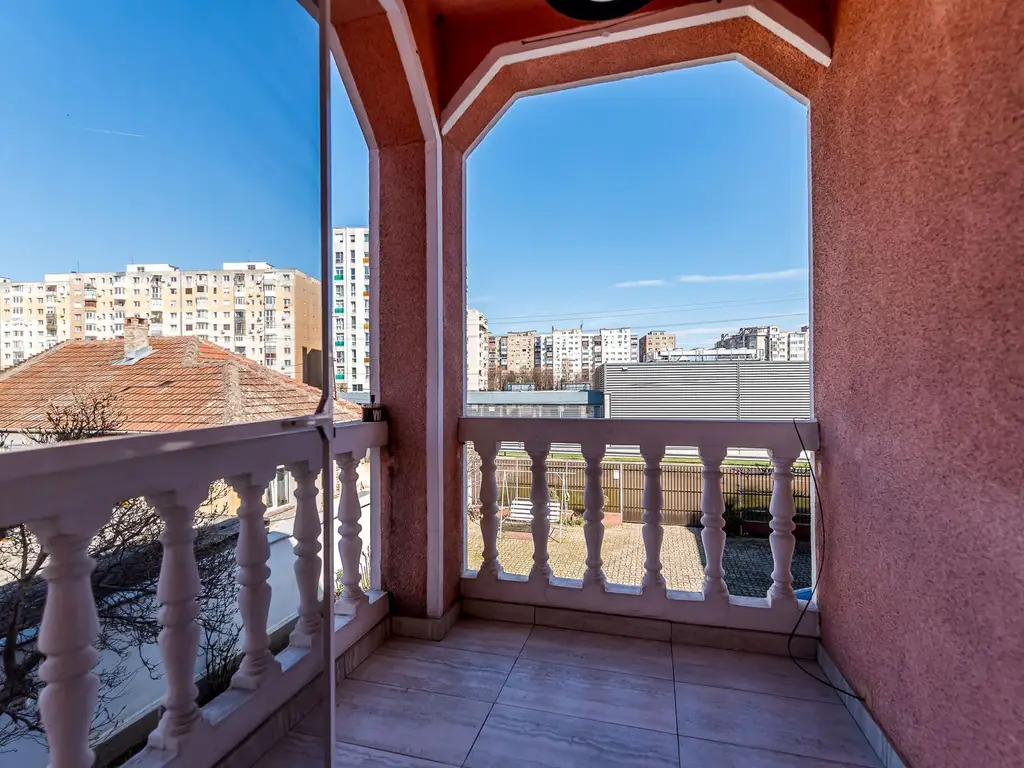 Casă spațioasă în mijlocul orasului, Str. Constantin Brâncuși