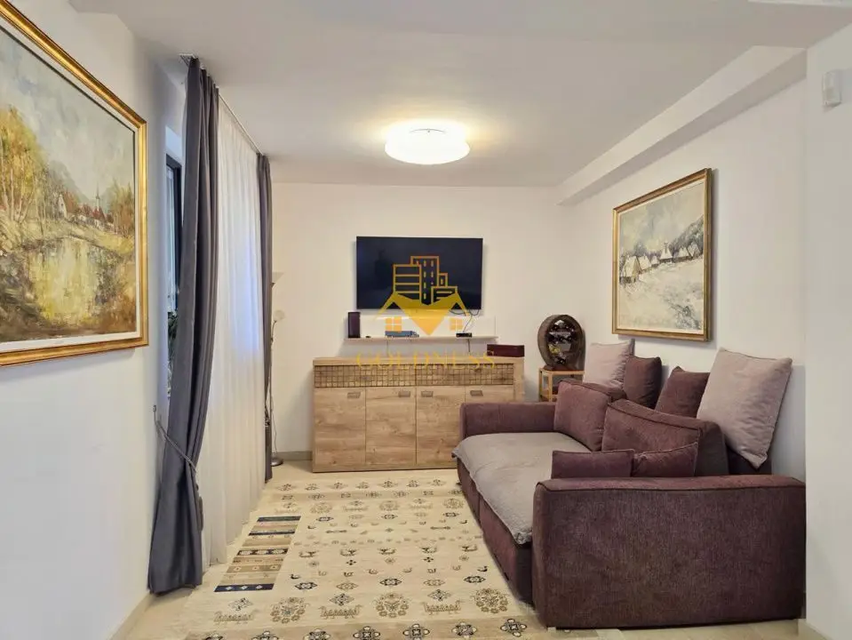 Casă modernă de vânzare, curte, 6 camere, parcare, Zona Vivo, Florești
