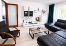 Apartament spațios 3 cam, complet renovat, mobilat – disponibil 01.07.