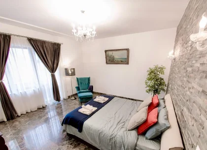 Universitate apartament 5 camere 220 mp de inchiriat