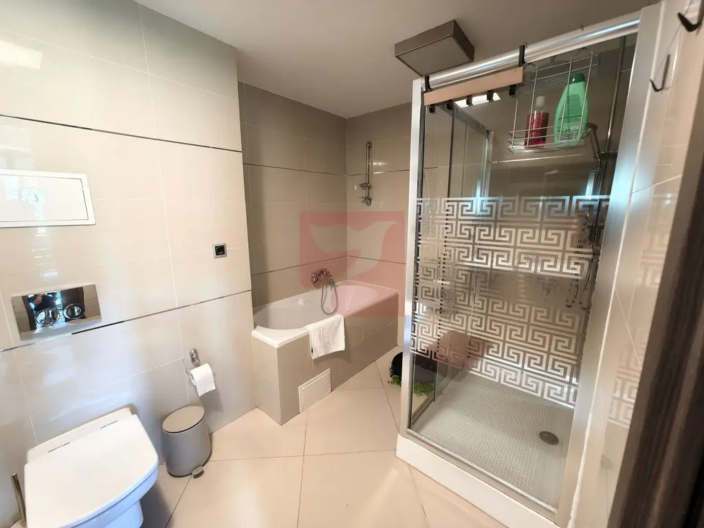 2 apartamente intr-unul singur!