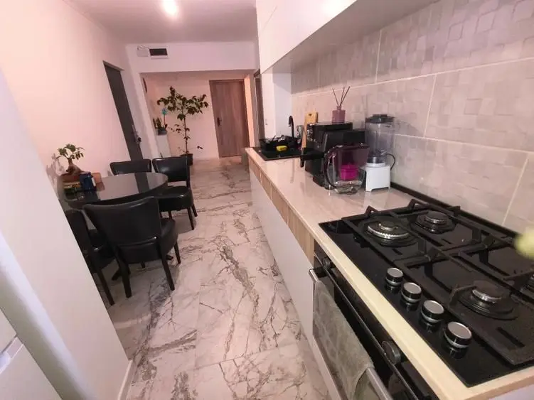 BRASADAS vinde ap 3 cam etaj 3/4 în Micro 17.
