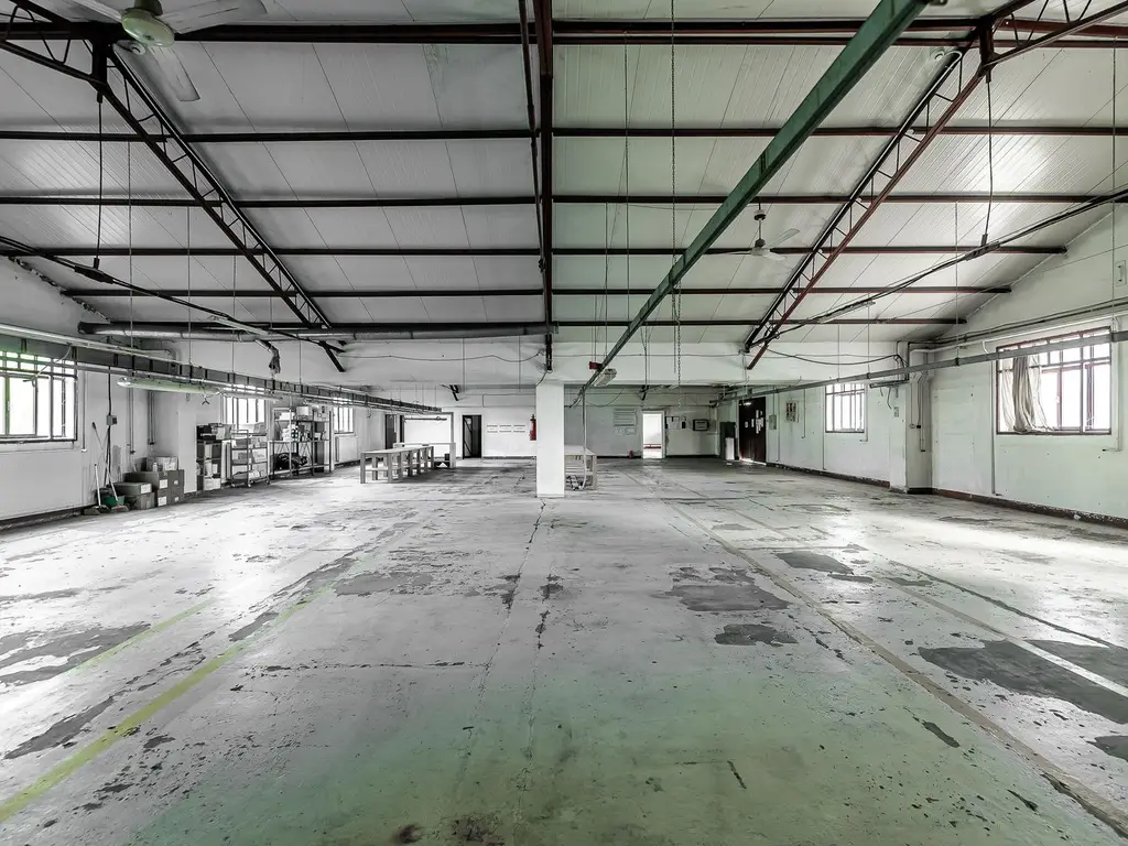 4.049 mp Hale industriale în Arad, aproape de A1