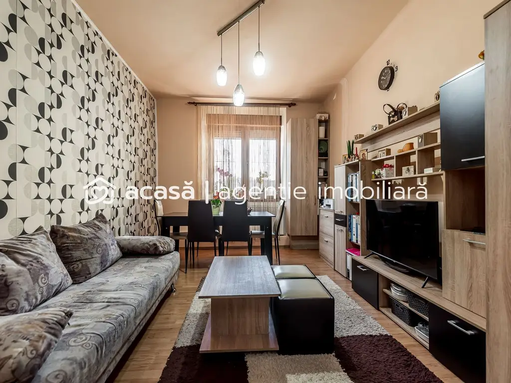 Apartament în centru cu acces auto și garaj propriu