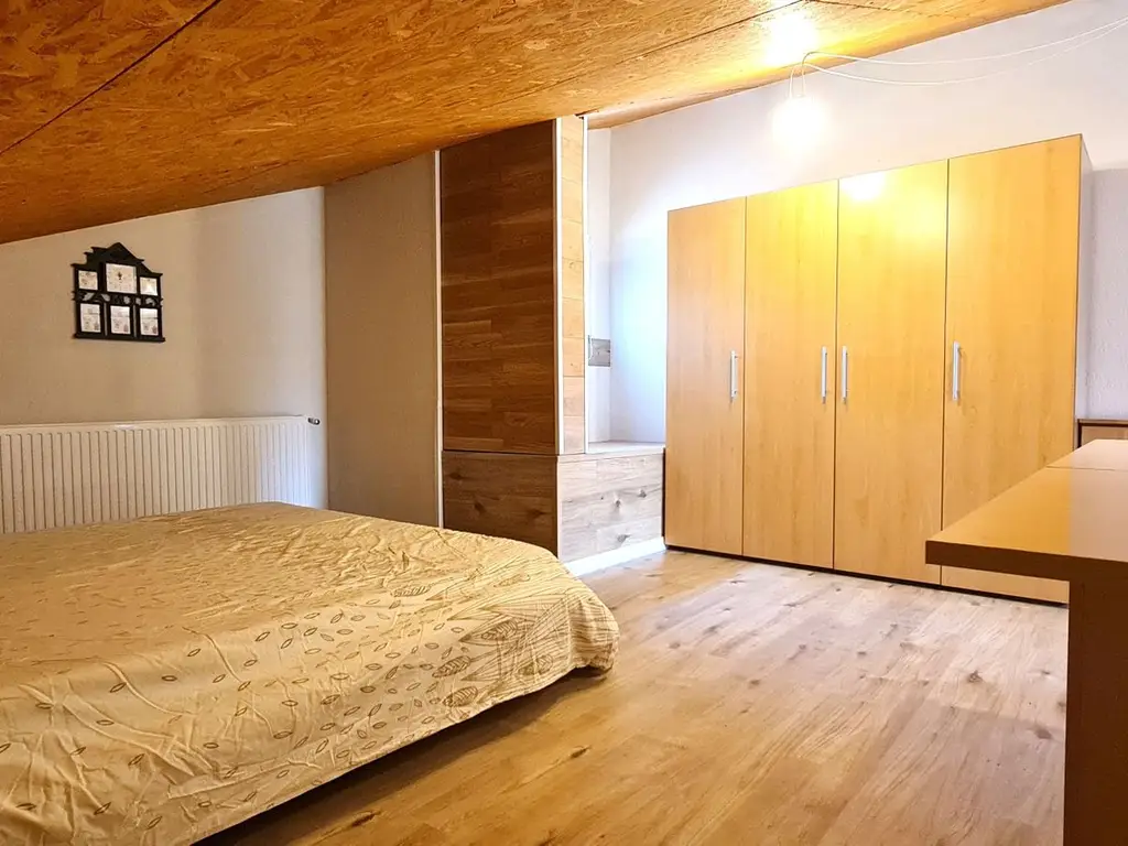 Casa semimobilata semiutilata modern cartier Izvor Tarlungeni Brasov