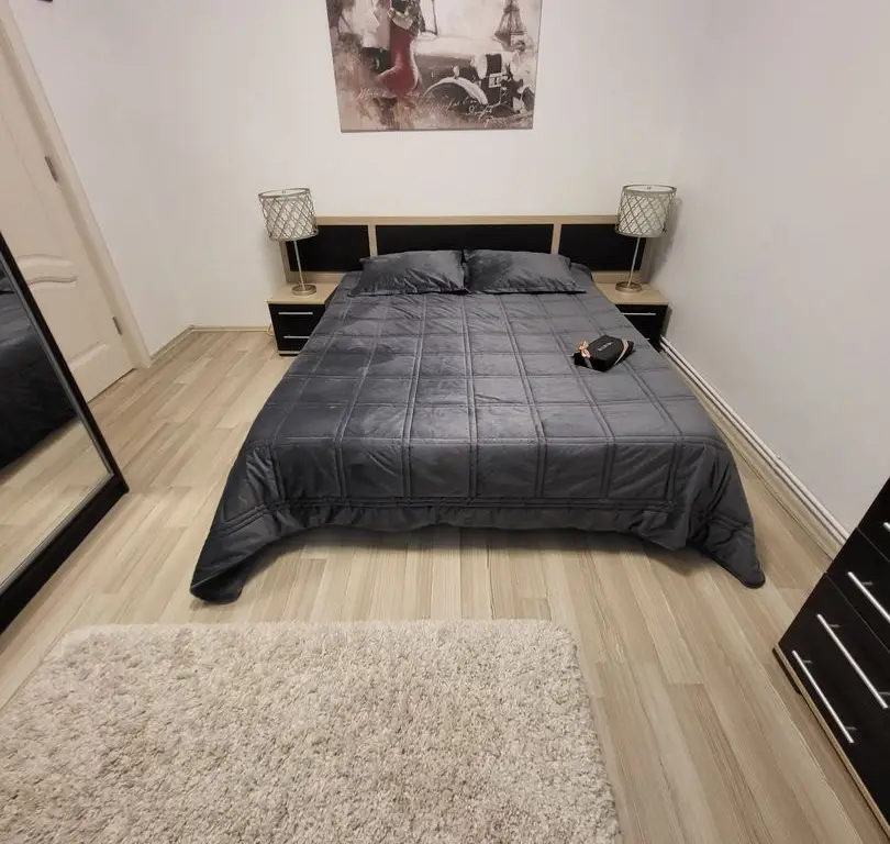 Direct proprietar vand apartament 4 camere București