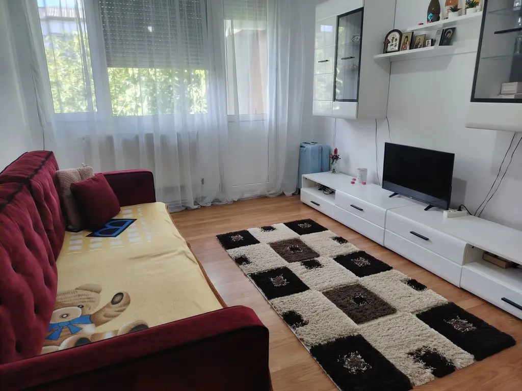 BRASADAS vinde ap 2 cam etaj 3/4 in Carpați 1.