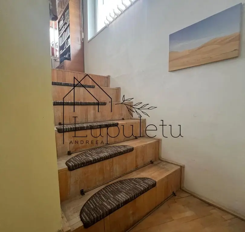 Casă de Vanzare | 200 MPU | Teren 305 MPU | Ultracentral
