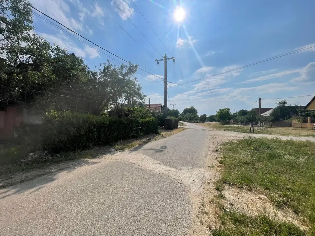 Vindem casă tradițională in sat Sabolciu,central, 4500 mp- 76.000 euro