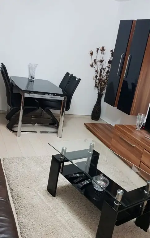 Vand apartament 4 camere