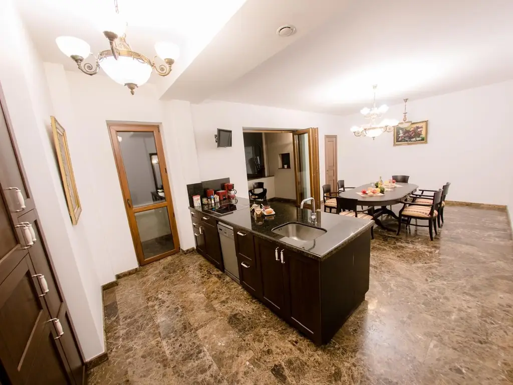 Universitate apartament 5 camere 220 mp de inchiriat