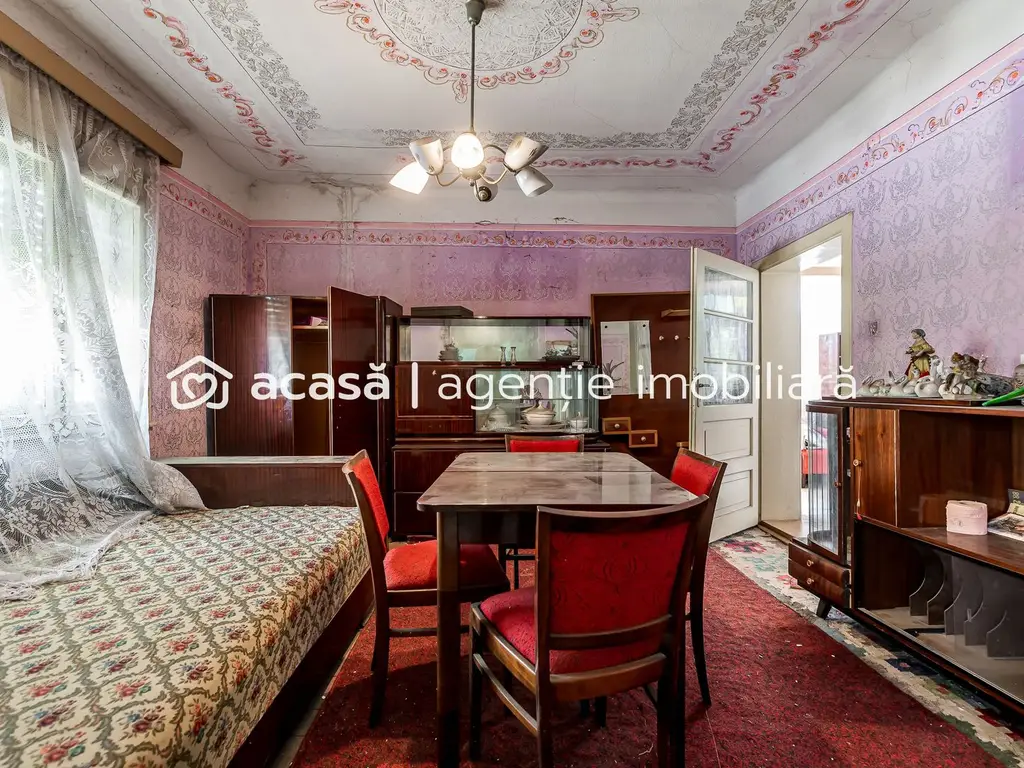 Casă cu teren 1018 mp și 2 fronturi stradale- Bujac