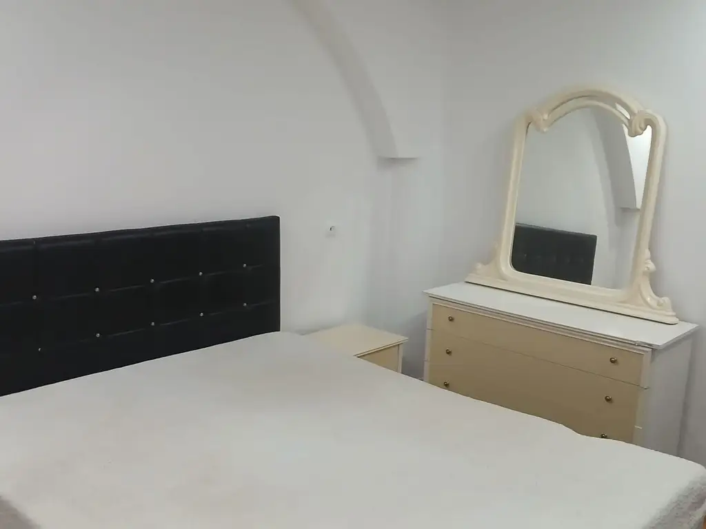De inchiriat apartament cu 3 camere, I. C. Frimu, etaj 3, 450 euro