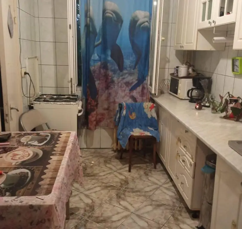 Vand apartament 3 camere langa policlinica Malcoci